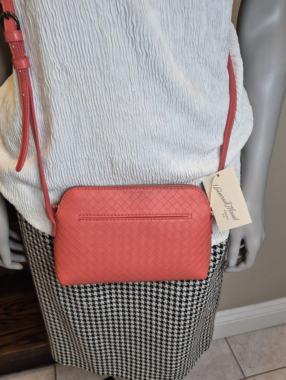 Universal Thread crossbody red purse - Picture 7 of 10